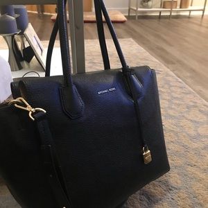 Michael Kors Large Mercer Tote in Black